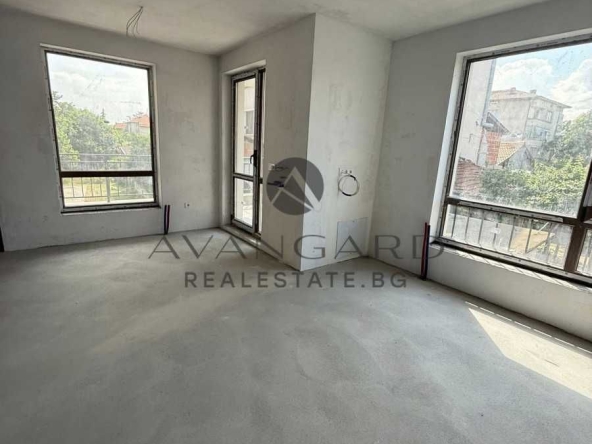 Тристаен апартамент в Пловдив, Прослав - 137 кв.м за 1579 €/кв.м - Снимка #1