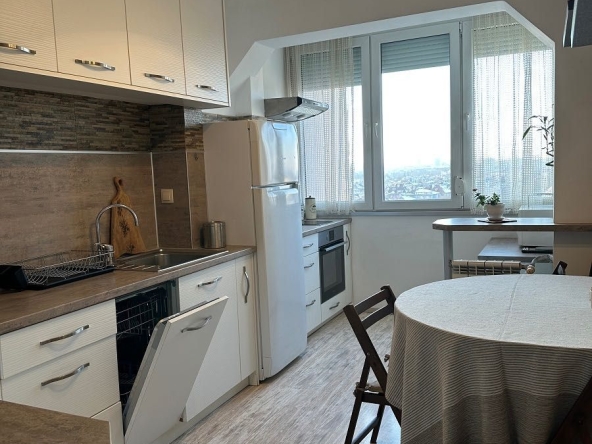 Дава се под наем Тристаен апартамент в София, Гео Милев - 90 кв.м за 663 € - Снимка #1