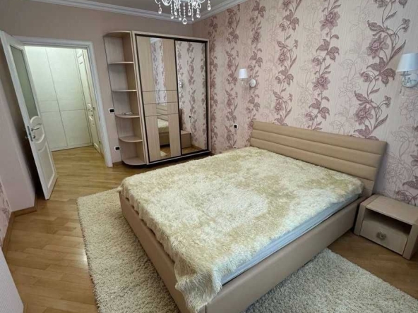 Дава се под наем Двустаен апартамент в София, Оборище - 70 кв.м за 400 € - Снимка #1