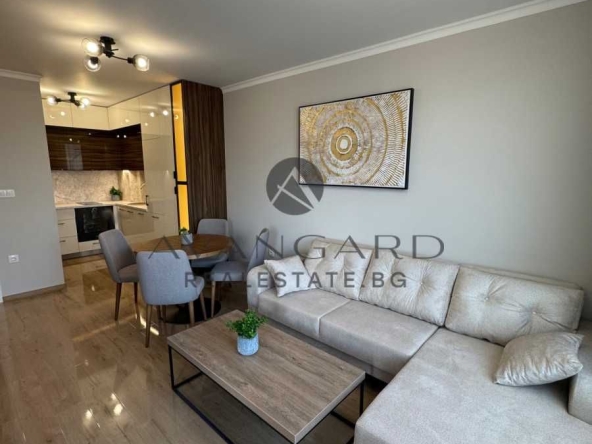 Тристаен апартамент в Пловдив, Център - 100 кв.м за 2100 €/кв.м - Снимка #1