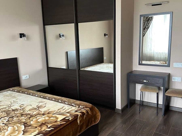 Дава се под наем Двустаен апартамент в София, Толстой - 75 кв.м за 350 € - Снимка #1