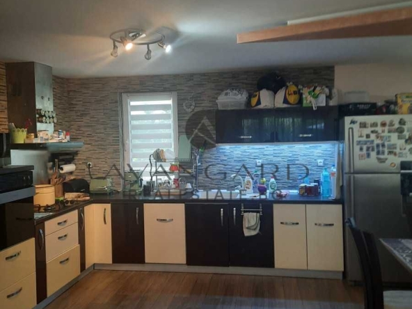 Къща в с. Брестник, Област Пловдив - 287 кв.м за 1255 €/кв.м - Снимка #1