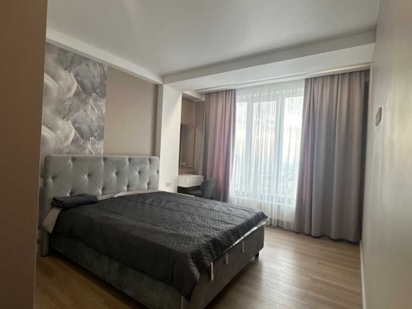 Дава се под наем Тристаен апартамент в София, Център - 96 кв.м за 475 € - Снимка #1