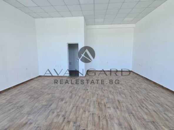 Магазин в Пловдив, Тракия - 63 кв.м за 2357 €/кв.м - Снимка #1
