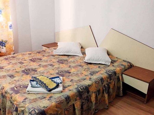 Дава се под наем Едностаен апартамент в к.к. Св.Св. Константин и Елена - 36 кв.м за 306 € - Снимка #1