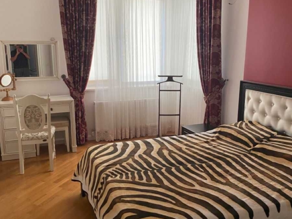 Дава се под наем Двустаен апартамент в София, Център - 70 кв.м за 440 € - Снимка #1