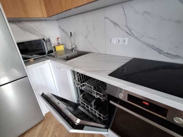 Дава се под наем Двустаен апартамент в София, Борово - 49 кв.м за 390 € - Снимка #1