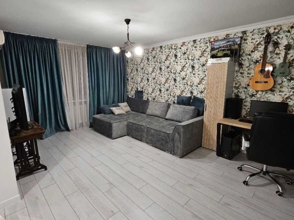 Дава се под наем Двустаен апартамент в София, Изгрев - 65 кв.м за 375 € - Снимка #1