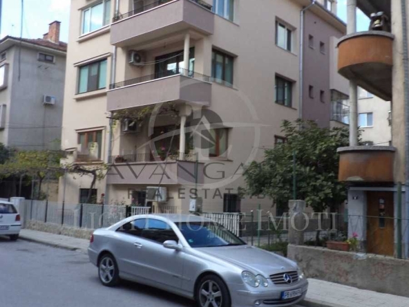 Етаж от къща в Пловдив, Център - 200 кв.м за 1530 €/кв.м - Снимка #1