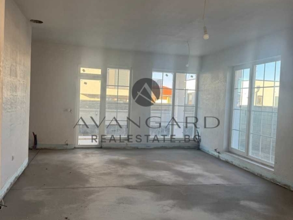 Къща в с. Белащица, Област Пловдив - 268 кв.м за 1362 €/кв.м - Снимка #1