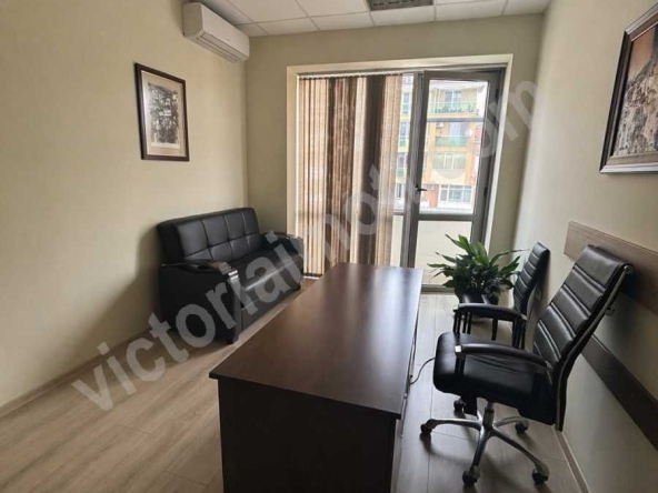 Дава се под наем Офис в Велико Търново, Център - 45 кв.м за 94759.53 € - Снимка #1