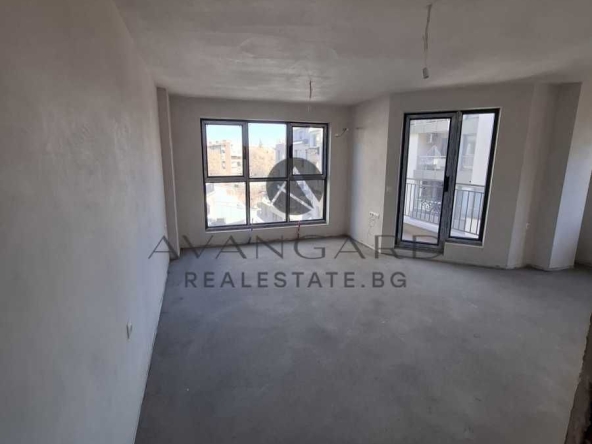 Тристаен апартамент в Пловдив, Кършияка - 101 кв.м за 2030 €/кв.м - Снимка #1