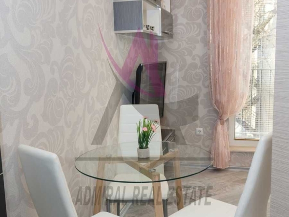 Дава се под наем Двустаен апартамент в Варна, Гръцка махала - 55 кв.м за 600 € - Снимка #1