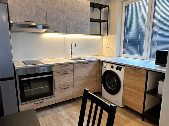 Дава се под наем Двустаен апартамент в София, в.з. Киноцентъра - 55 кв.м за 336.6 € - Снимка #1