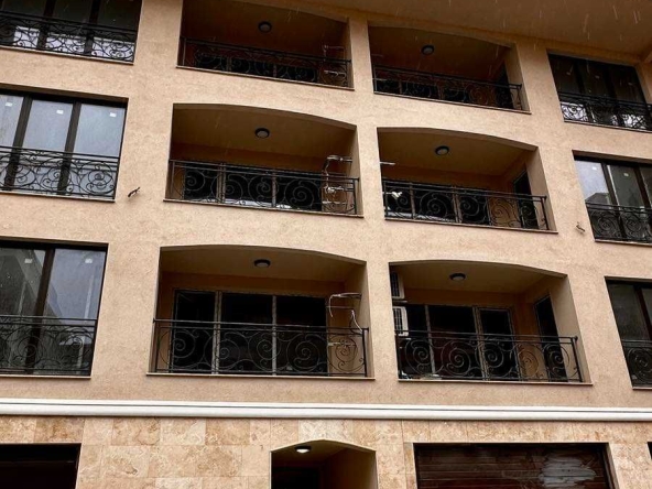Двустаен апартамент в Пловдив, Христо Смирненски - 73 кв.м за 1200 €/кв.м - Снимка #1
