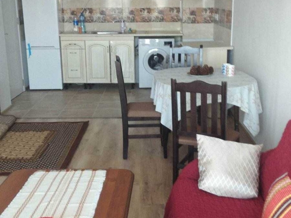 Дава се под наем Двустаен апартамент в Бургас, Изгрев - 60 кв.м за 178.5 € - Снимка #1