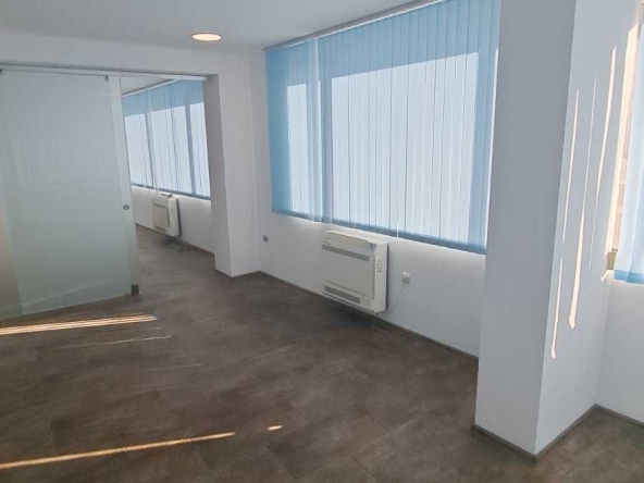 Дава се под наем Офис в Варна, Център - 132 кв.м за 1500 € - Снимка #1