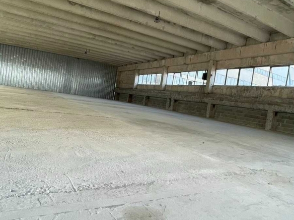 Дава се под наем Склад в Варна, Западна промишлена зона - 540 кв.м за 1927.8 € - Снимка #1