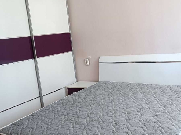 Дава се под наем Тристаен апартамент в Гоце Делчев - 75 кв.м за 193.8 € - Снимка #1