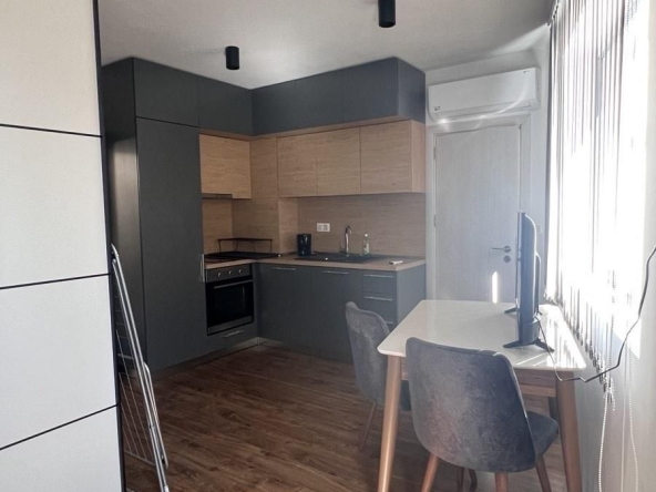 Дава се под наем Едностаен апартамент в Варна, Център - 35 кв.м за 500 € - Снимка #1