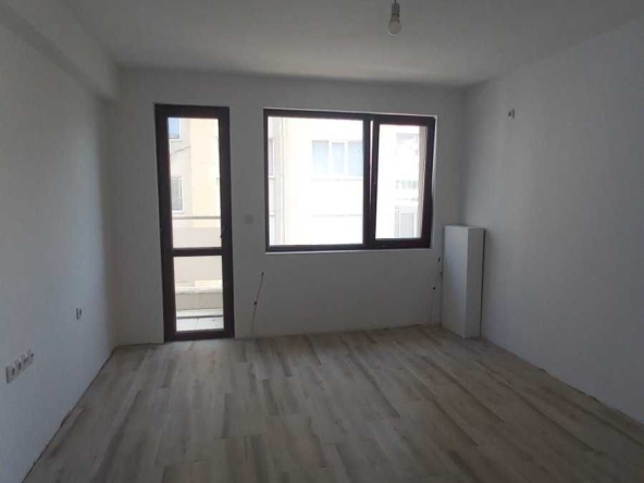 Дава се под наем Двустаен апартамент в Велико Търново, Бузлуджа - 53 кв.м за 110000 € - Снимка #1