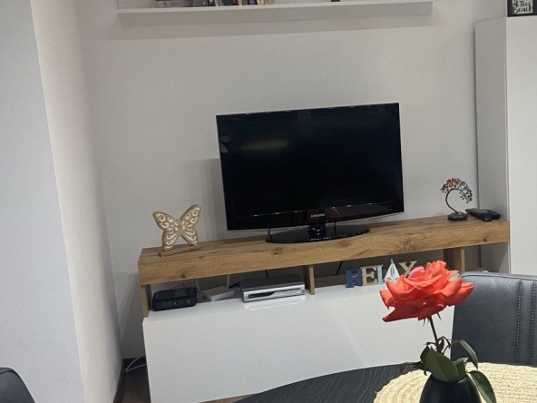 Дава се под наем Тристаен апартамент в Варна, м-т Траката - 70 кв.м за 750 € - Снимка #1