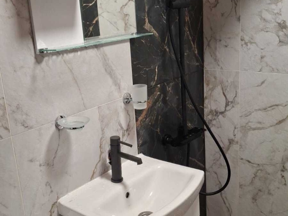Дава се под наем Двустаен апартамент в София, Дружба 1 - 52 кв.м за 765 € - Снимка #1