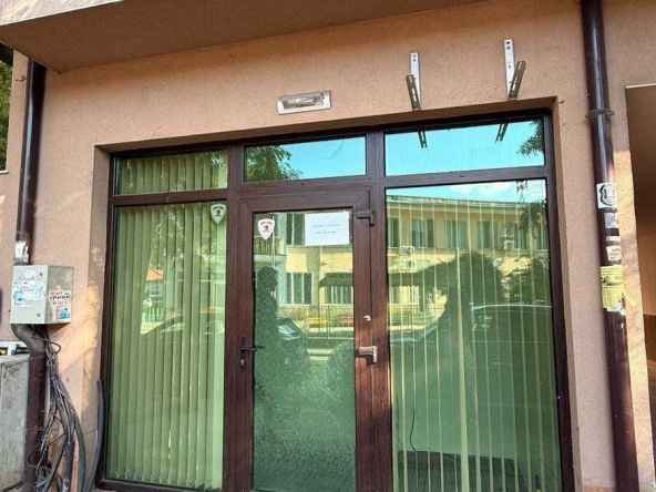 Дава се под наем Магазин в Пловдив, Център - 35 кв.м за 46600 € - Снимка #1