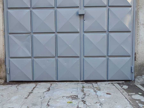 Дава се под наем Гараж / Паркомясто в София, Люлин 2 - 40 кв.м за 81.6 € - Снимка #1