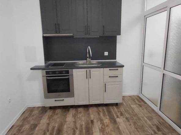 Дава се под наем  в Бургас, Меден рудник - зона Б - 20 кв.м за 204 € - Снимка #1