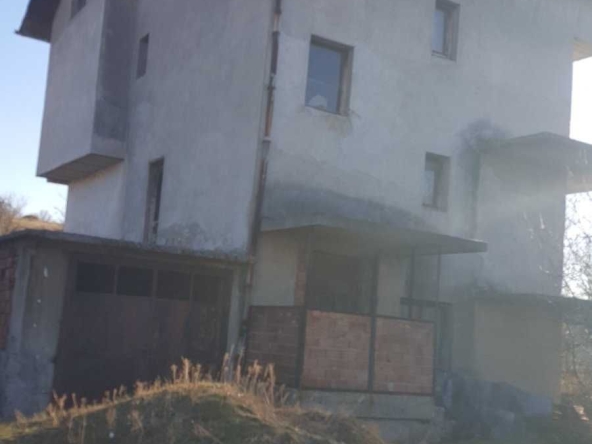 Къща в с. Дивотино, Област Перник - 240 кв.м за 417 €/кв.м - Снимка #1