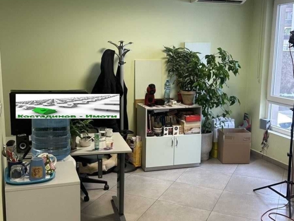 Дава се под наем Офис в Пловдив, Кючук Париж - 47 кв.м за 199.41 € - Снимка #1