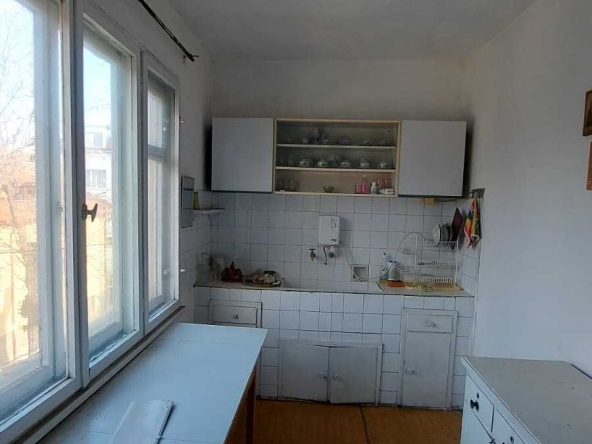 Етаж от къща в Хасково, Училищни - 105 кв.м за 583 €/кв.м - Снимка #1