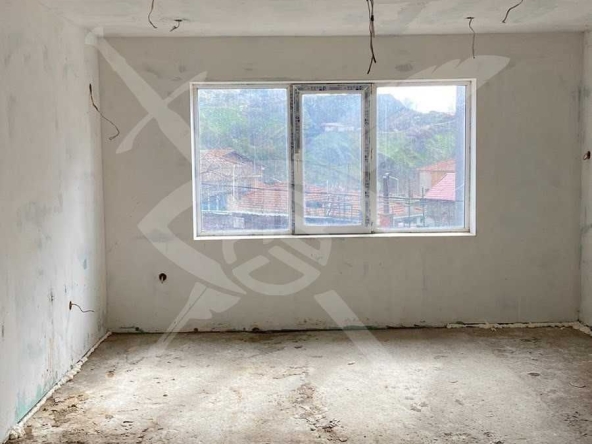 Двустаен апартамент в Айтос - 72 кв.м за 588 €/кв.м - Снимка #1