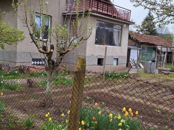 Къща в Перник, Ладовица - 70 кв.м за 114 €/кв.м - Снимка #1