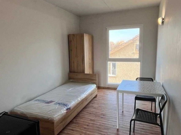 Дава се под наем Двустаен апартамент в София, Център - 20 кв.м за 303.96 € - Снимка #1