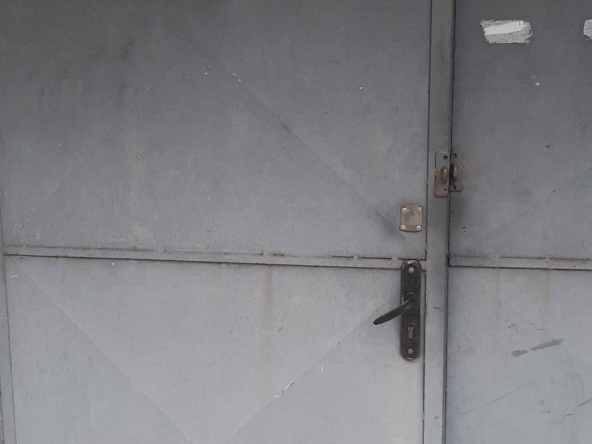 Дава се под наем Гараж / Паркомясто в Варна, м-т Траката - 18 кв.м за 127.5 € - Снимка #1