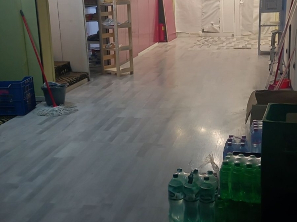 Дава се под наем Магазин в София, Зона Б-18 - 130 кв.м за 1275 € - Снимка #1