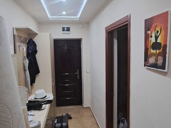 Тристаен апартамент в Търговище, Център - 91 кв.м за 1065 €/кв.м - Снимка #1