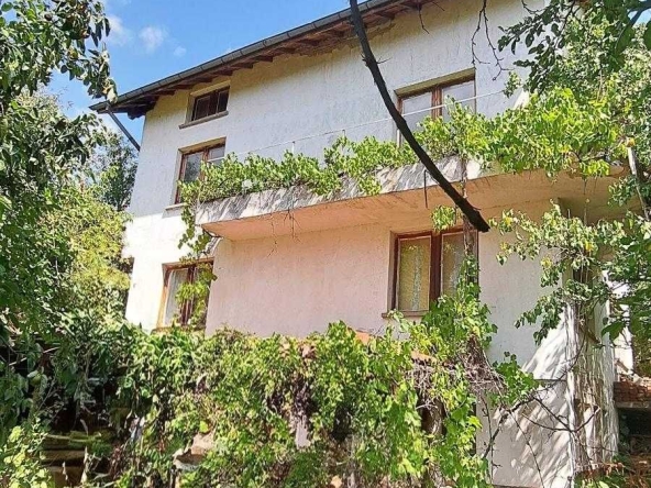 Къща в с. Расник, Област Перник - 240 кв.м за 400 €/кв.м - Снимка #1