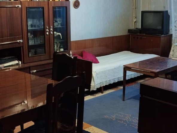 Тристаен апартамент в Чирпан - 106 кв.м за 609 €/кв.м - Снимка #1