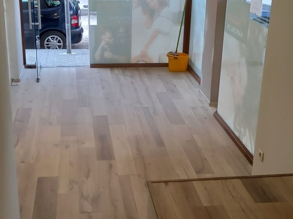 Дава се под наем Магазин в Благоевград, Идеален център - 24 кв.м за 204 € - Снимка #1