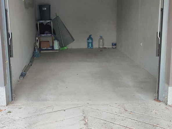 Дава се под наем Гараж / Паркомясто в София, Бъкстон - 14 кв.м за 127.5 € - Снимка #1