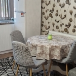 Дава се под наем Тристаен апартамент в Перник, Твърди ливади - 63 кв.м за 402.9 € - Снимка #1