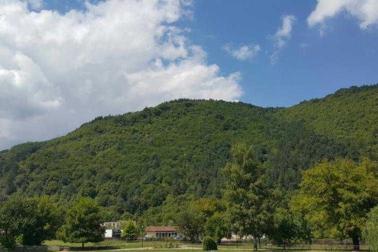 Дава се под наем Едностаен апартамент в Етрополе - 43 кв.м за 228.99 € - Снимка #1