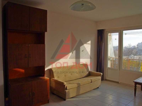 Дава се под наем Тристаен апартамент в Варна, Цветен квартал - 65 кв.м за 306 € - Снимка #1