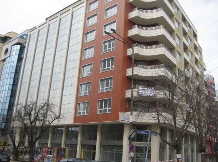 Дава се под наем Гараж / Паркомясто в София, Стрелбище - 12 кв.м за 74.46 € - Снимка #1