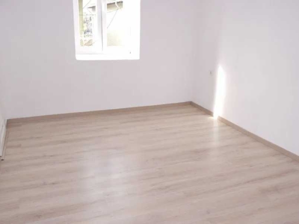 Едностаен апартамент в с. Плоски, Област Благоевград - 40 кв.м за 1000 €/кв.м - Снимка #1