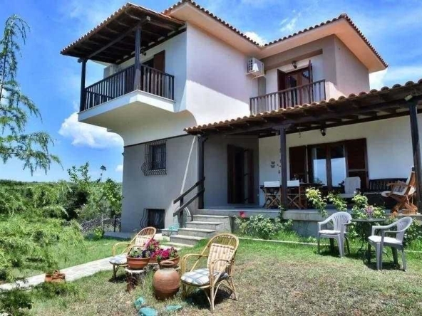 Дава се под наем Къща в с. Марково, Област Пловдив - 110 кв.м за 413.1 € - Снимка #1