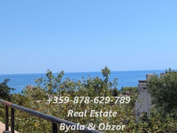 Тристаен апартамент в Бяла - 100 кв.м за 595 €/кв.м - Снимка #1